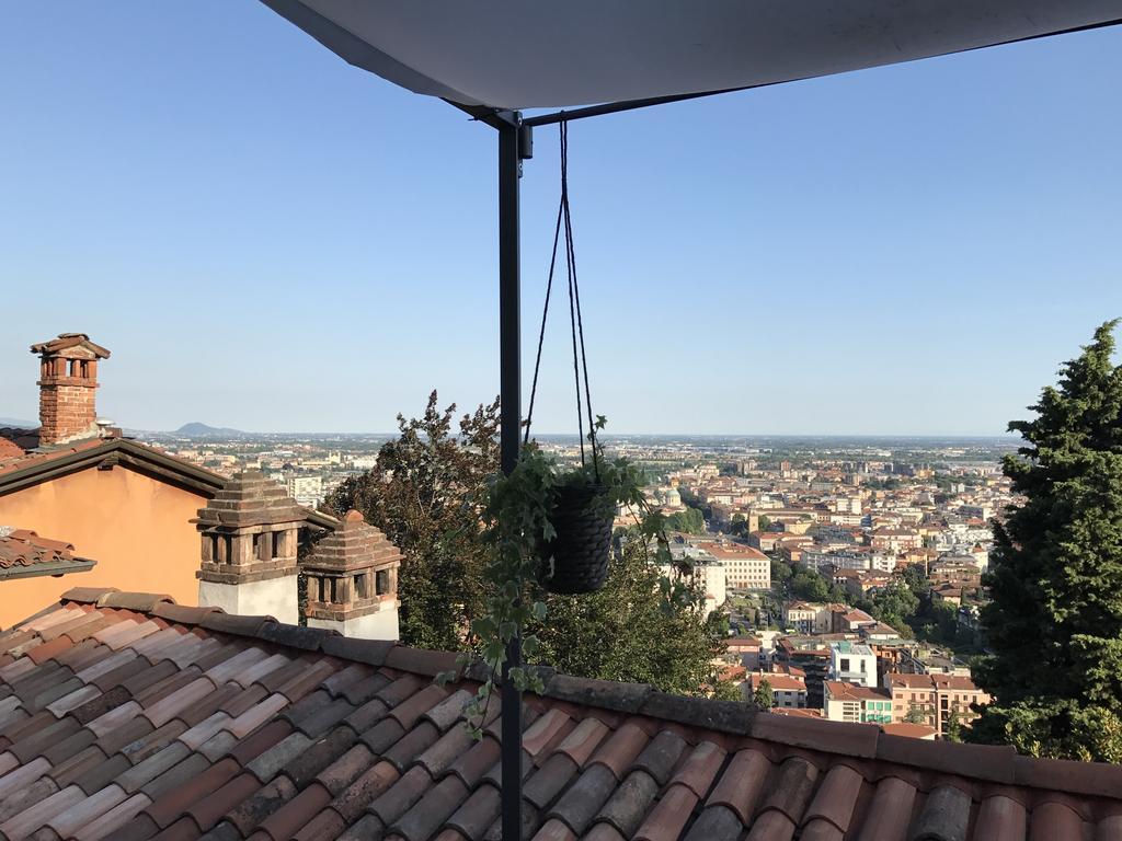 Livinn Bergamo La Mansardina1 E La Mansardina2 Luaran gambar